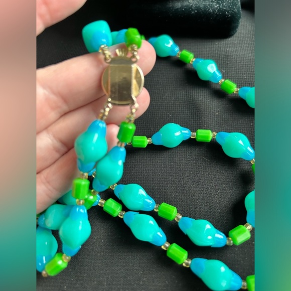 VTG MCM Gorgeous Double strand Bright blue and green beaded choker. - Picture 6 of 7